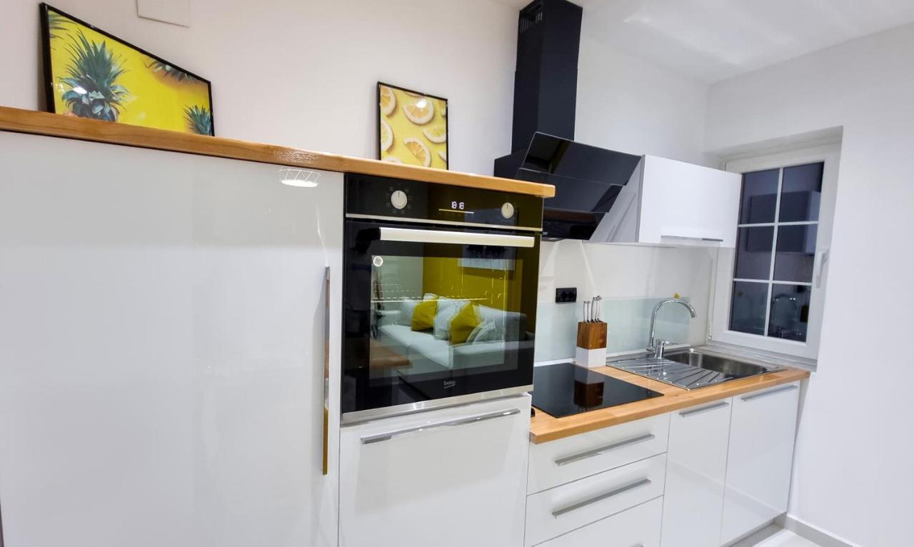 'The Yellow' Condo Berat Exterior foto